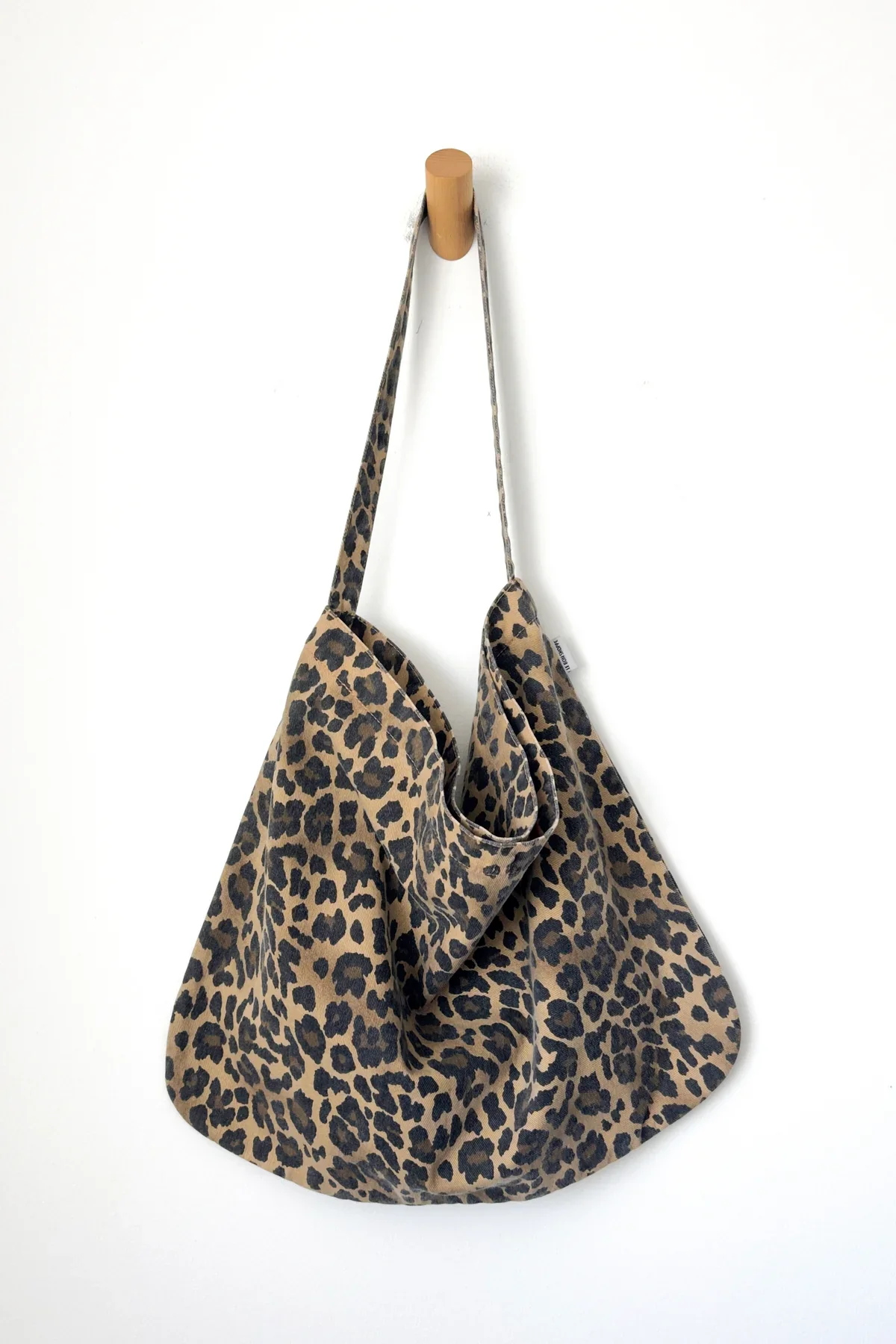 Le Bon Crew Happy Carry Bag / Leopard/Fern Leopard - Image 5