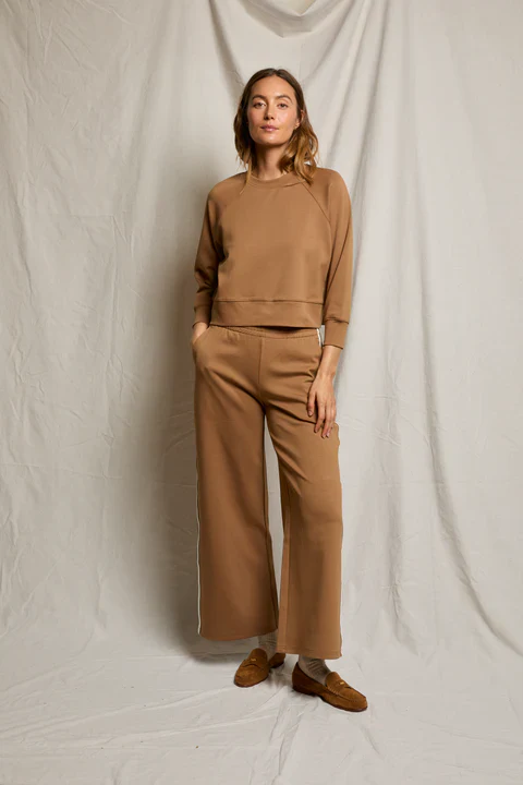 Mikos Wide-Leg pant Mocha | Perfect White Tee - Image 5