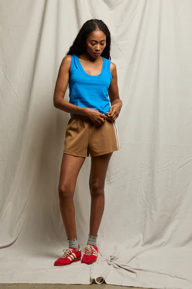 Sport short with side stripe Mocha | Perfect White Tee - Image 4